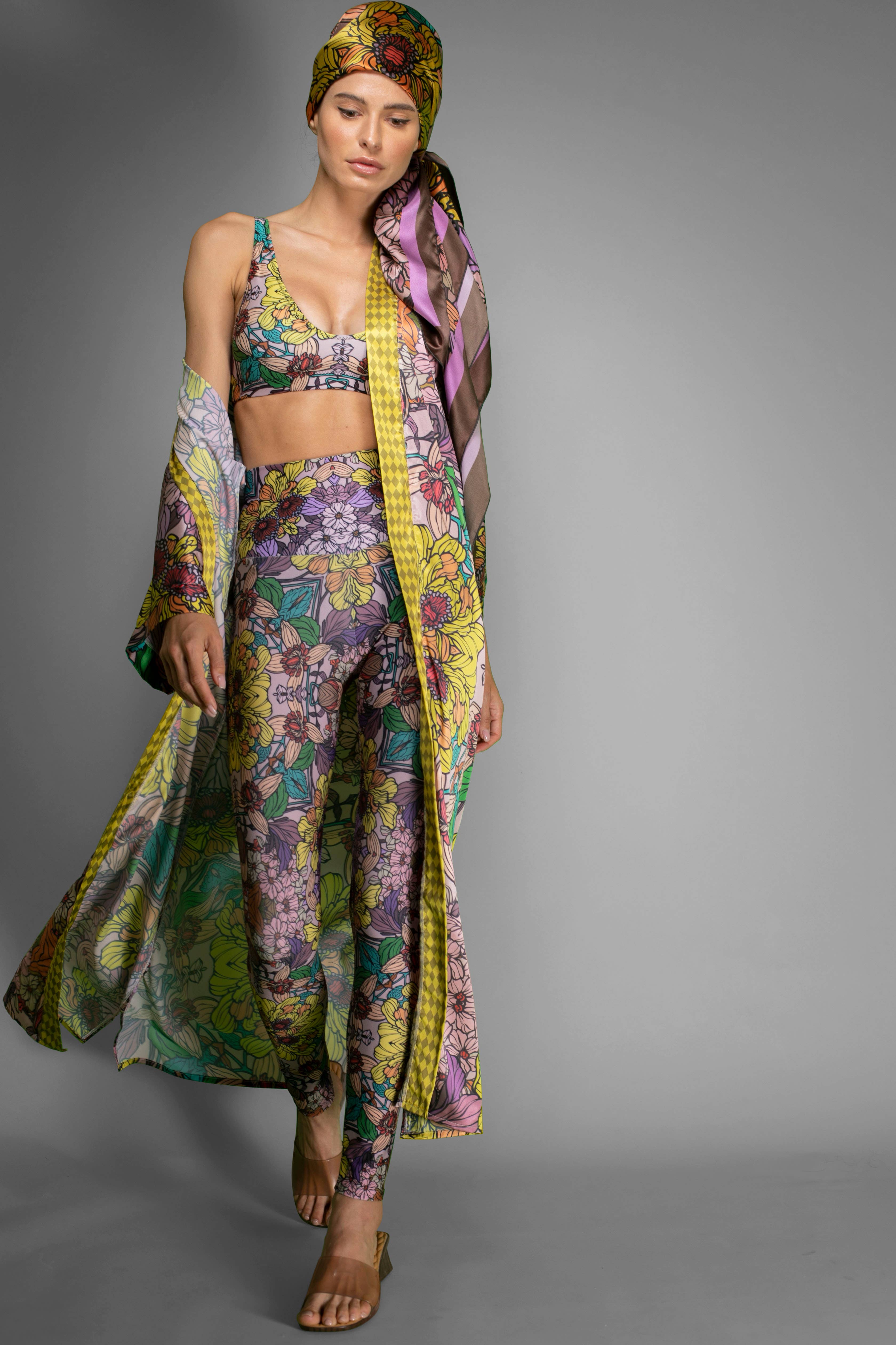 Nuvula - Vendita all'ingrosso Kimono - Donna - Kimono in raso floreale Golden Duchess1