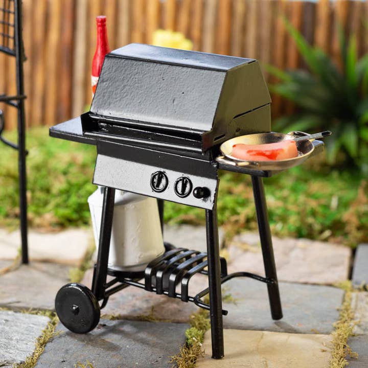 Mini barbecue en métal noir avec réservoir pour la vente par Factory Direct Craft
