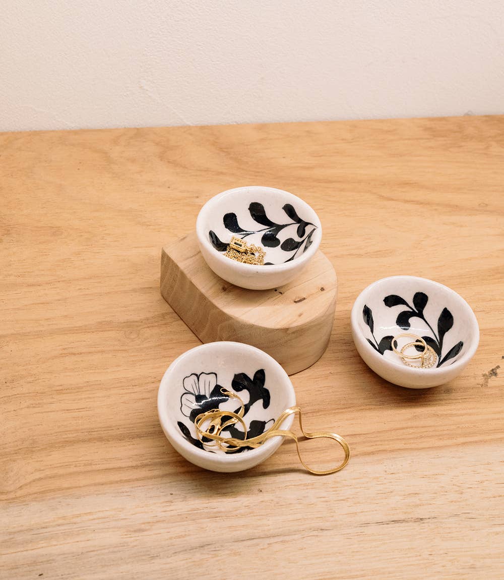 Matr Boomie Fair Trade - Wholesale Jewelry Dish - Lalita Ceramic Ring Dish - Black, White3