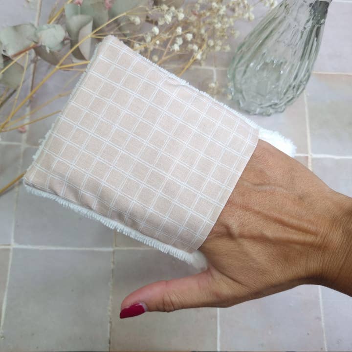 Alice et Jeanne – Engroshandel Eksfolierende handsker/vanter – Mathilde mini-handske til sensitiv hud1