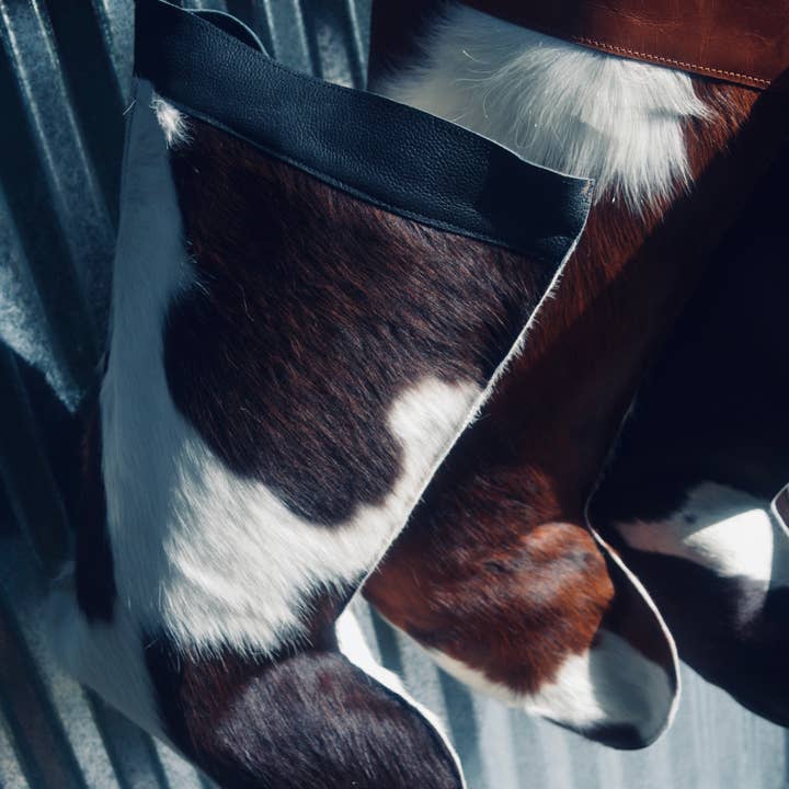 FRINGE & LUXE - Wholesale Christmas Decoration - Giant cowhide stockings 3