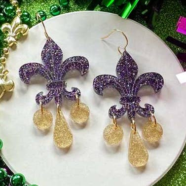 Fleur de Lis Hangers voor wholesale door The Crafted Makerie