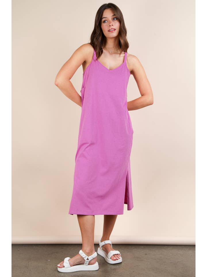 VERY J – Großhandel Kleid – Damen – VERY J Freizeit-Midikleid mit V-Ausschnitt und Ärmellos7