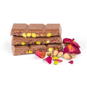 Kaffee und Schokolade GmbH – wholesale Baking chocolate – Rose & pistachio whole milk chocolate 90g2
