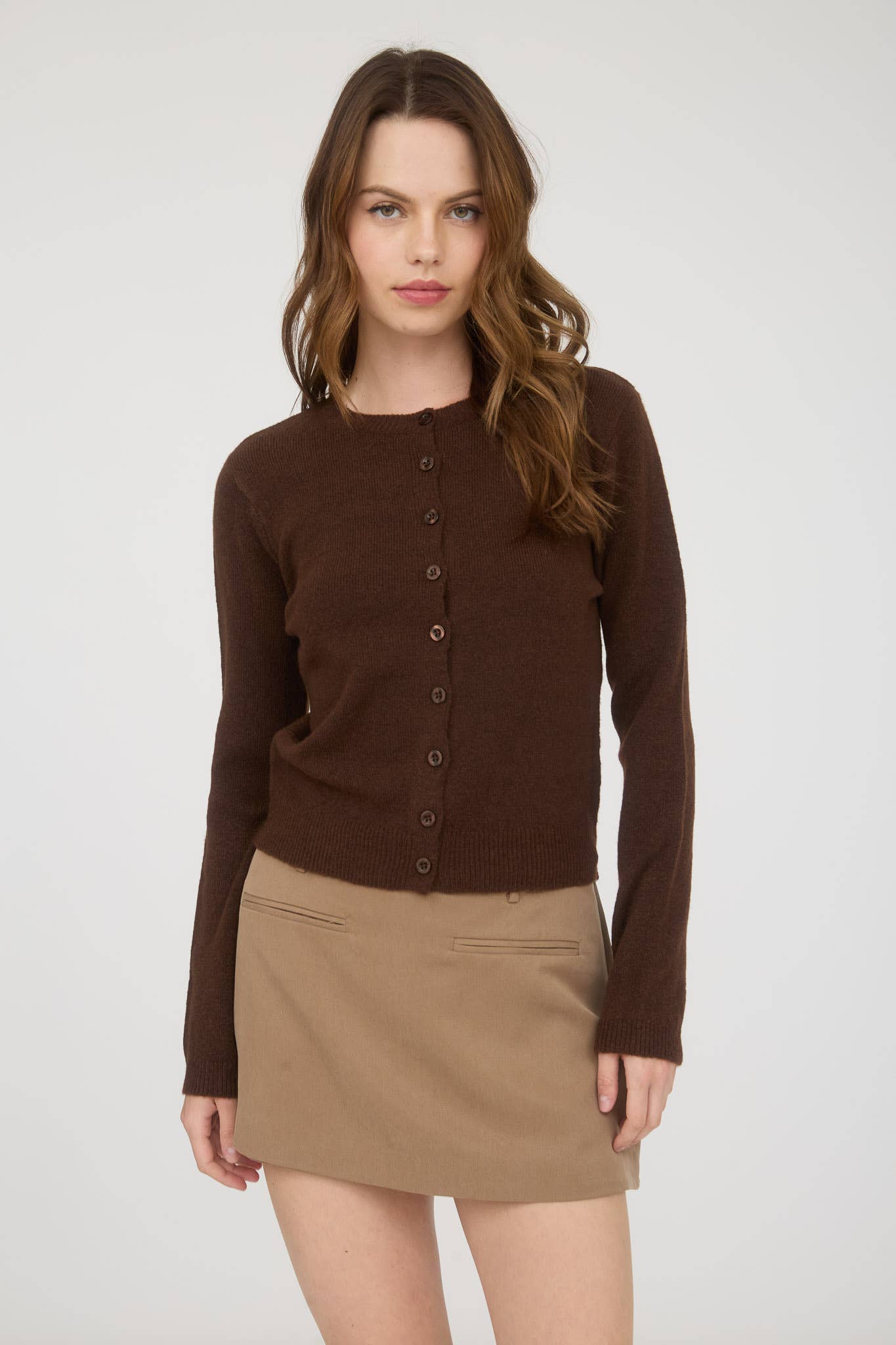 The Workshop Studio - Vente Pull en maille – femme - GILET À MANCHES LONGUES AVEC BOUTONS ET COL ROND33