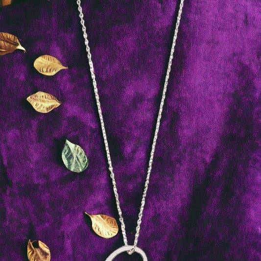 Andrea Bijoux – Großhandel Kette mit Anhänger/Charm – Halskette mit seitlichem Herzanhänger — Weiß/Gold getaucht1