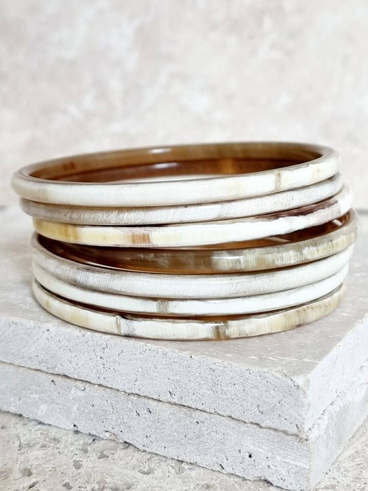 Brazalete de Cuerno - 5 mm - Rubio Natural para venta al por mayor de Le Coin Sauvage