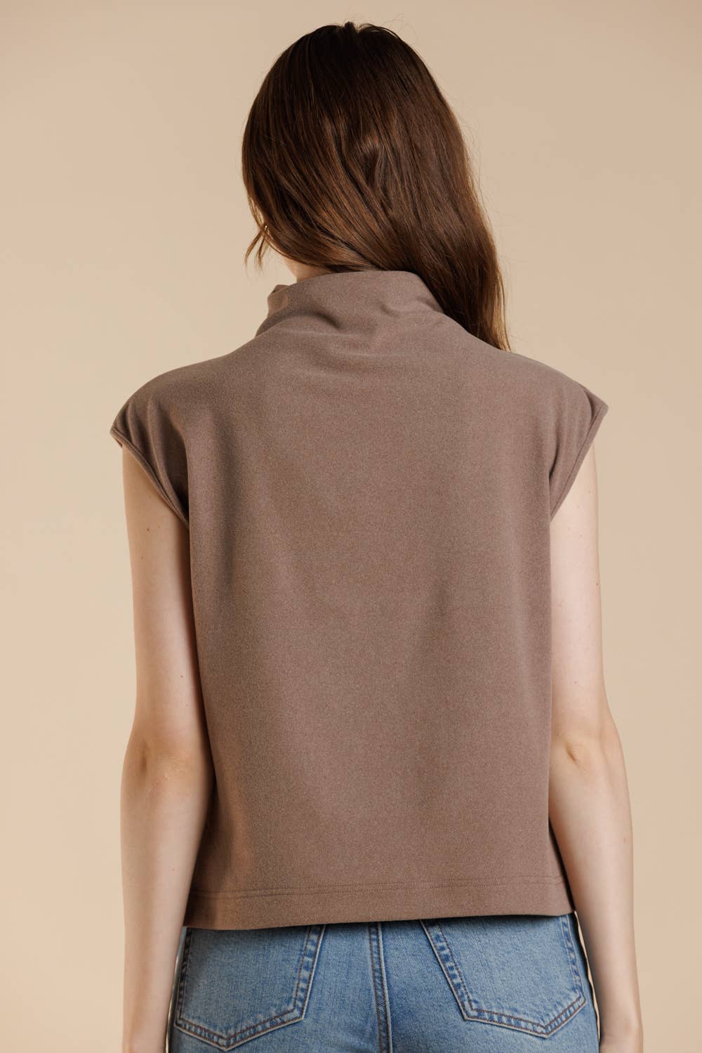 A & SHE – wholesale T-shirt – women's – Essential Soft Touch Brushed Knit Mock Neck Sleeveless Top2