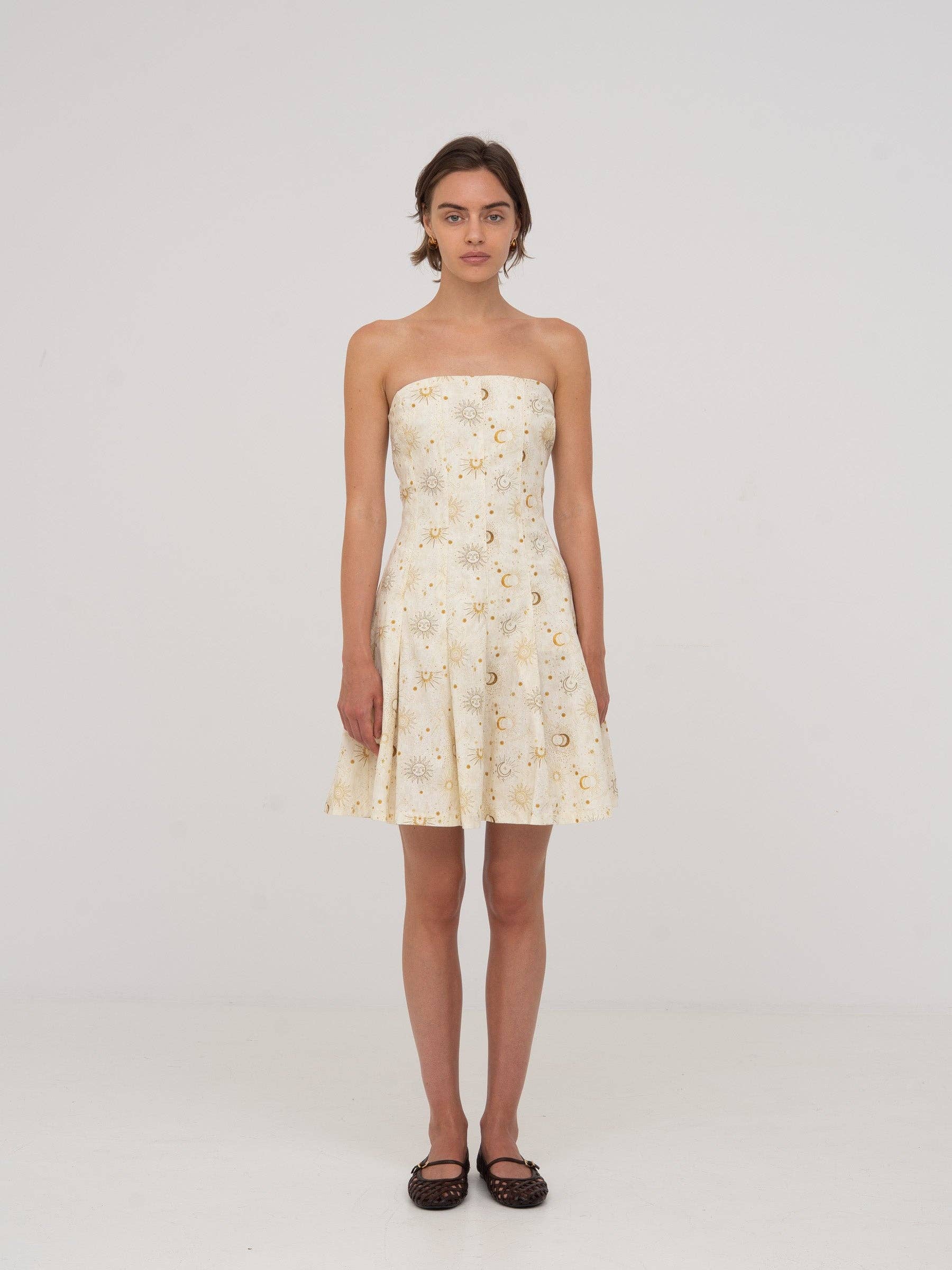 CARMEN SAYS - Vendita all'ingrosso Vestito - Donna - Abito Mini con Stampa del Sistema Solare Priest3