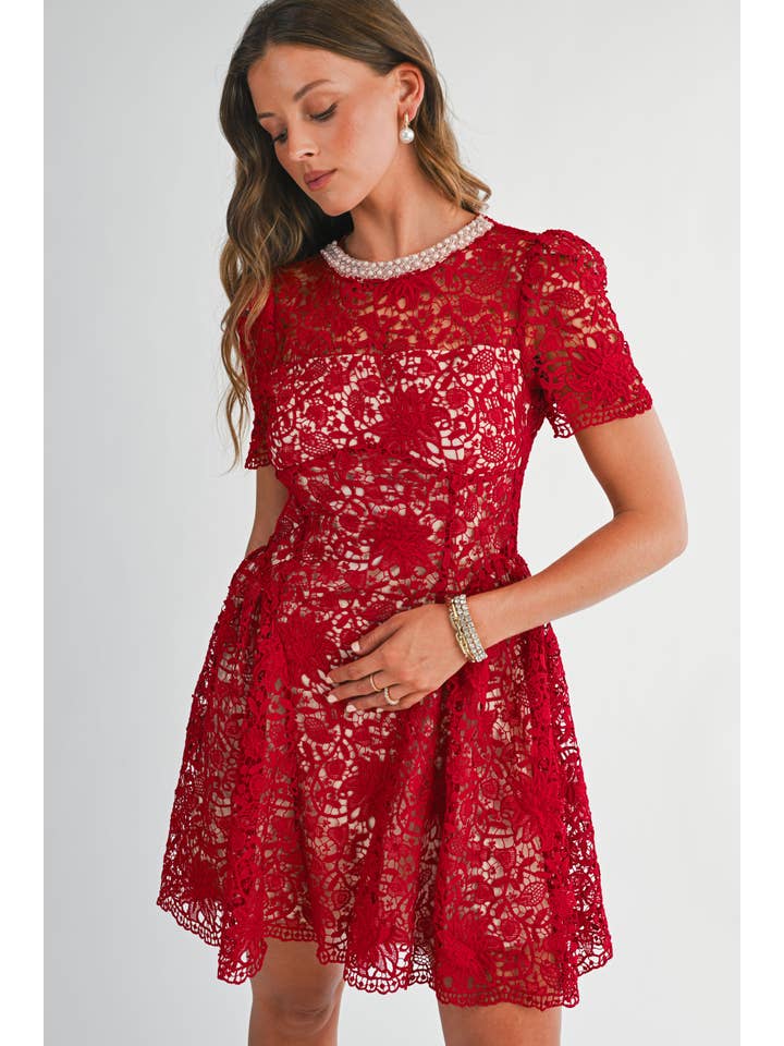 Vermelho YD5057 Vestido Mini Evasé com Renda Ornamentada para venda a revendedores na Faire1