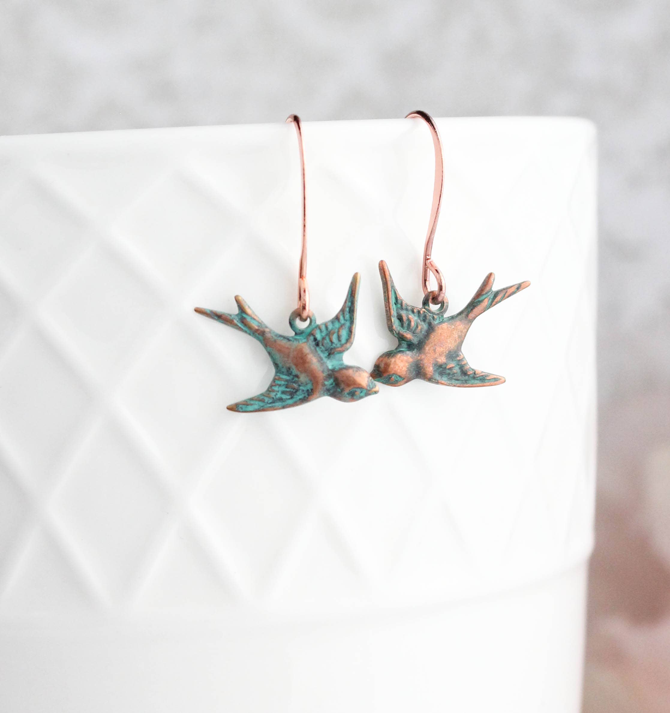 A Pocket of Posies - Vente Boucles d'oreilles pendantes - Boucles d'oreilles oiseau cuivre