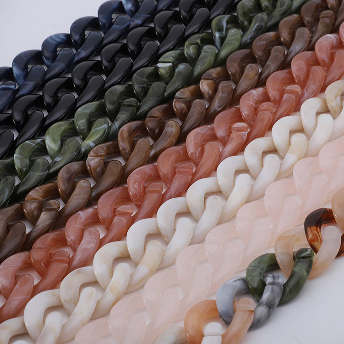 ACCITY - Wholesale Eyeglasses - Women's - WOMEN CHAIN IRREGULAR GLASSES HANGING CHAIN_CWMM05227