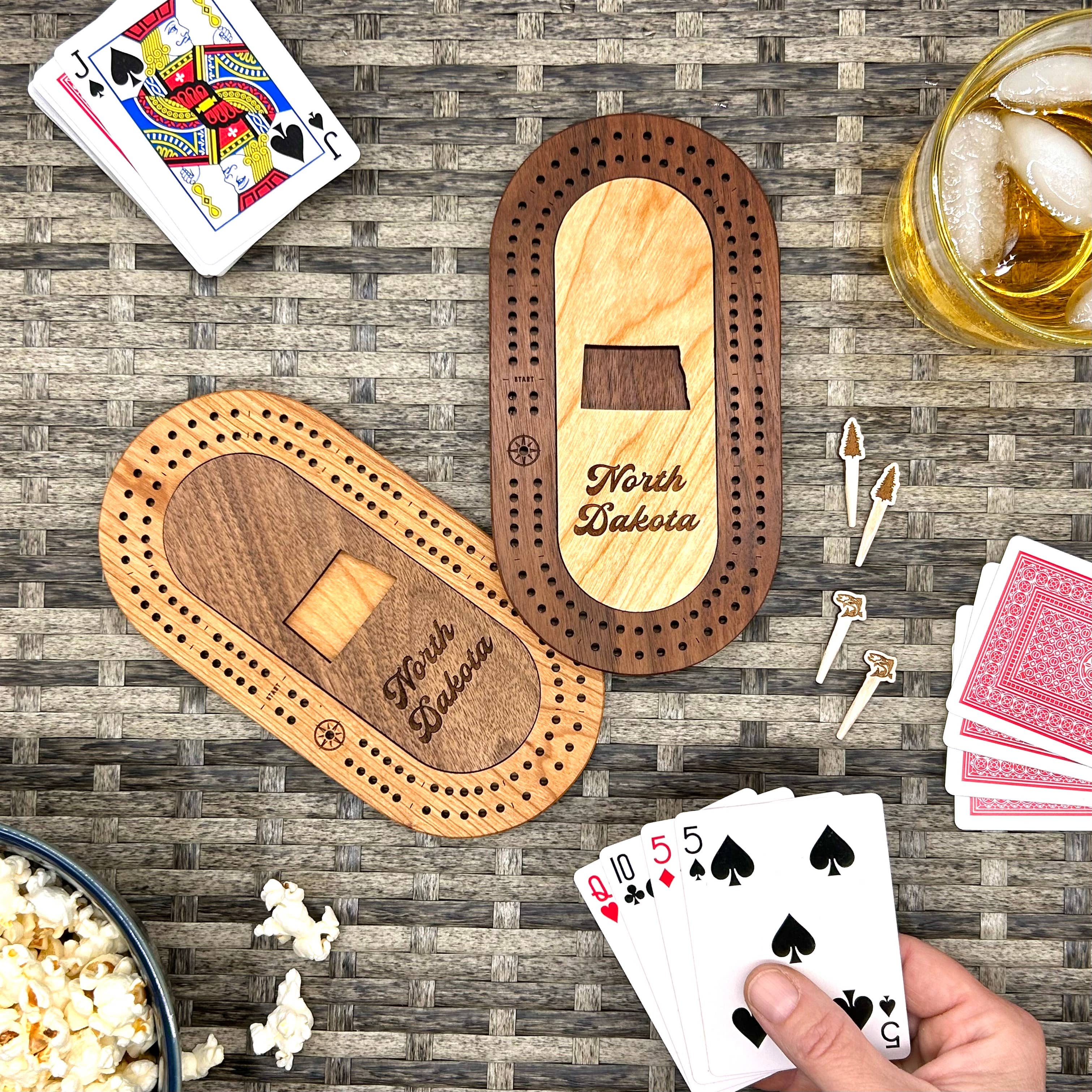 Cast & Carve - Venta al por mayor Juegos de mesa - Juego de minitablas de viaje de EE. UU., con pinzas personalizadas30