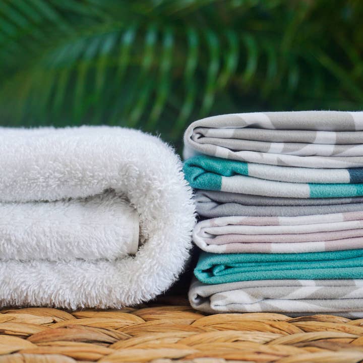 Wanderlight USA - Wholesale Beach Towel - Microfiber Travel Towel - Patagonia Grey, Large (63 X 31 ")