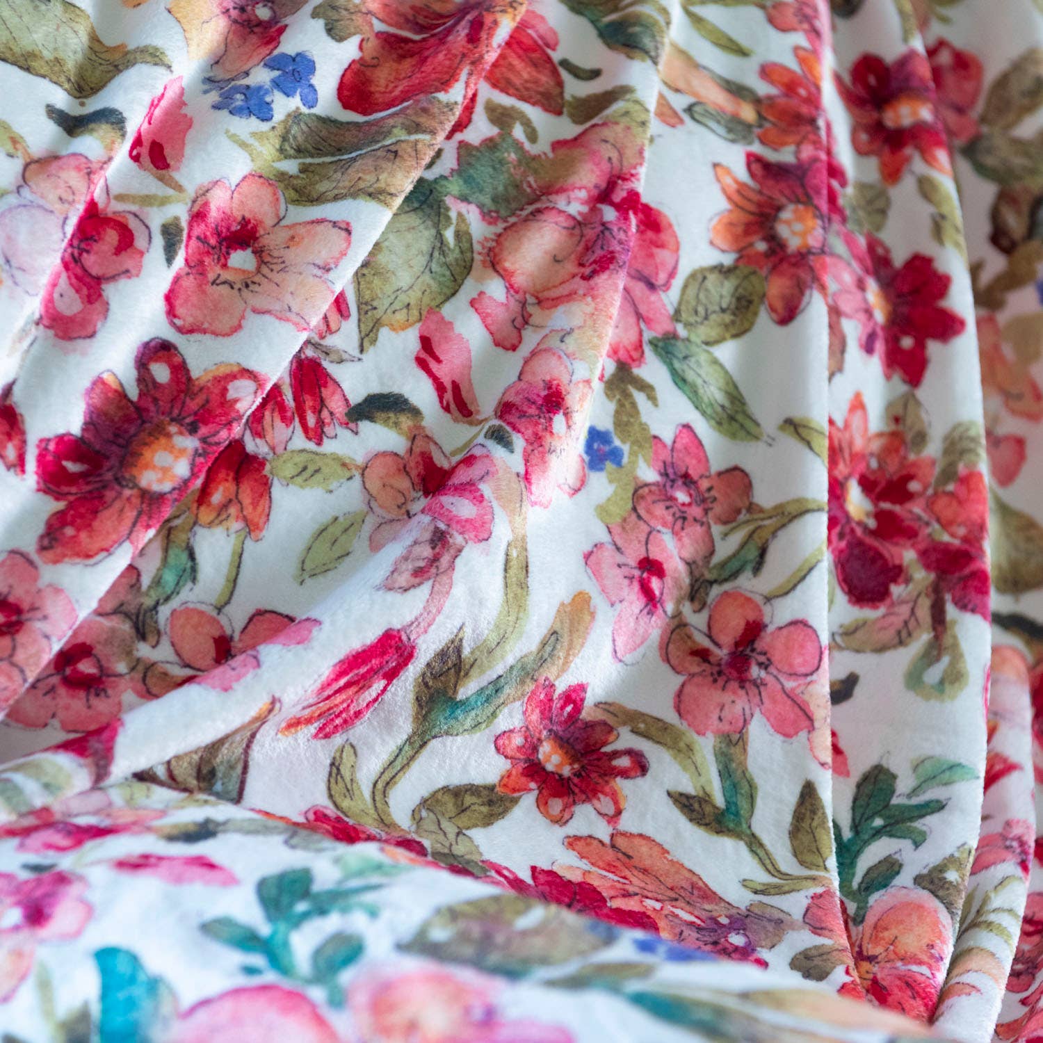 Alla Dickson Art – Großhandel Überwurfdecke – Rote Blumen-Decke Florale Plüschdecke Valentinstag7