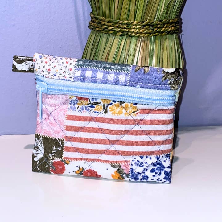 Quilted zipper coin purse wallet - Country Patchwork for wholesale by Needlesnstash