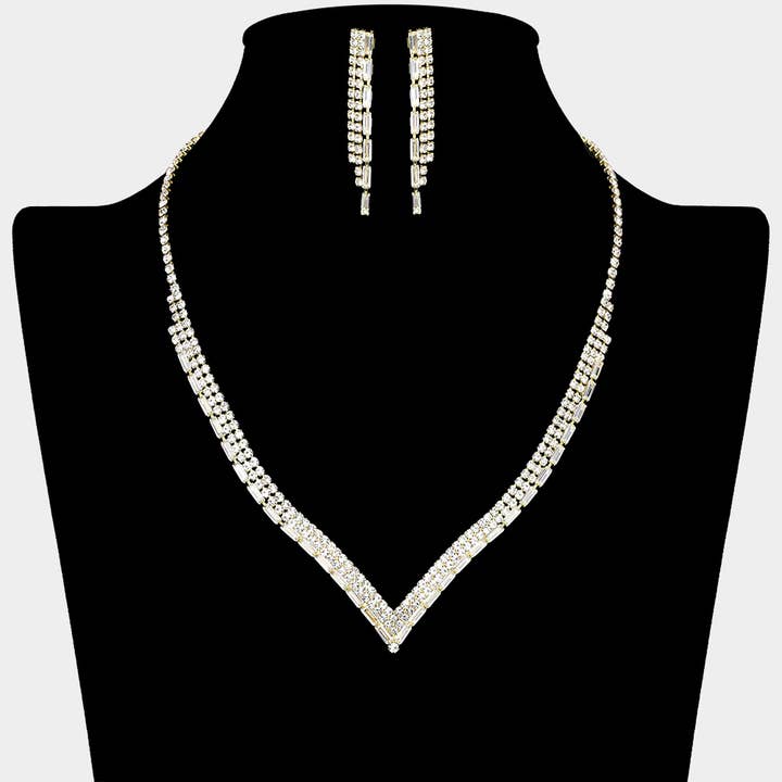 Collier en forme de V pavé de strass pour la vente par Sensibling Corp.