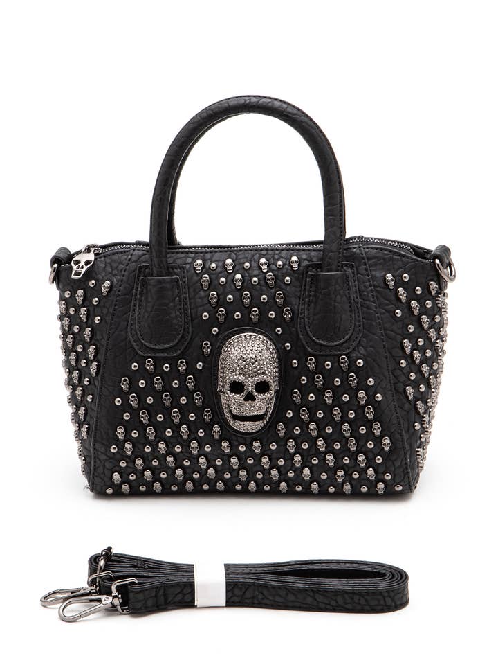 Sac Boston à poignée convertible cloutée de crânes en métal pour la vente par Artini Accessories