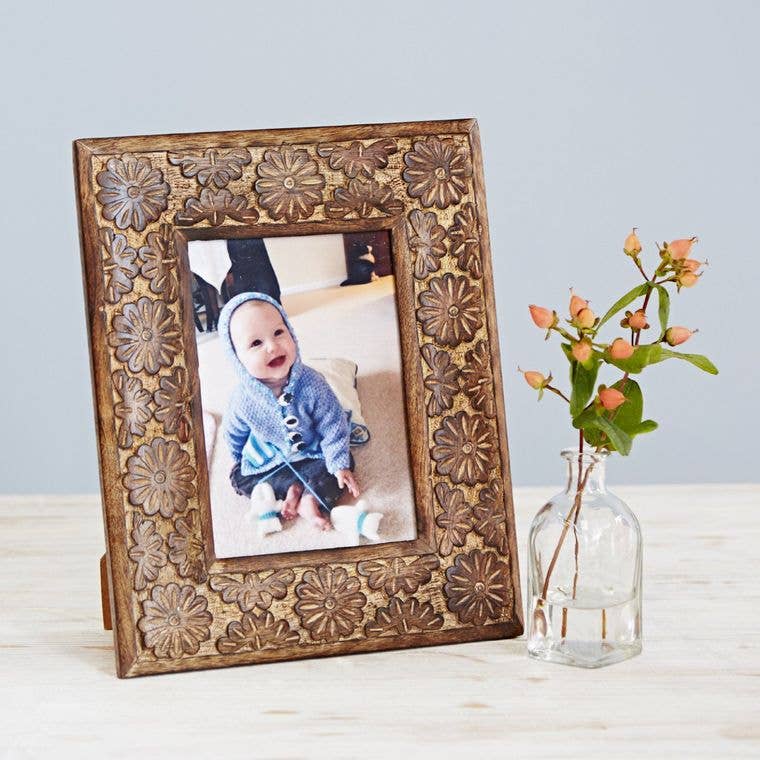 The Paper High Gift Company Limited - Wholesale Picture Frame - Daisy Carved Mango Wood Photo Frame - Handmade3