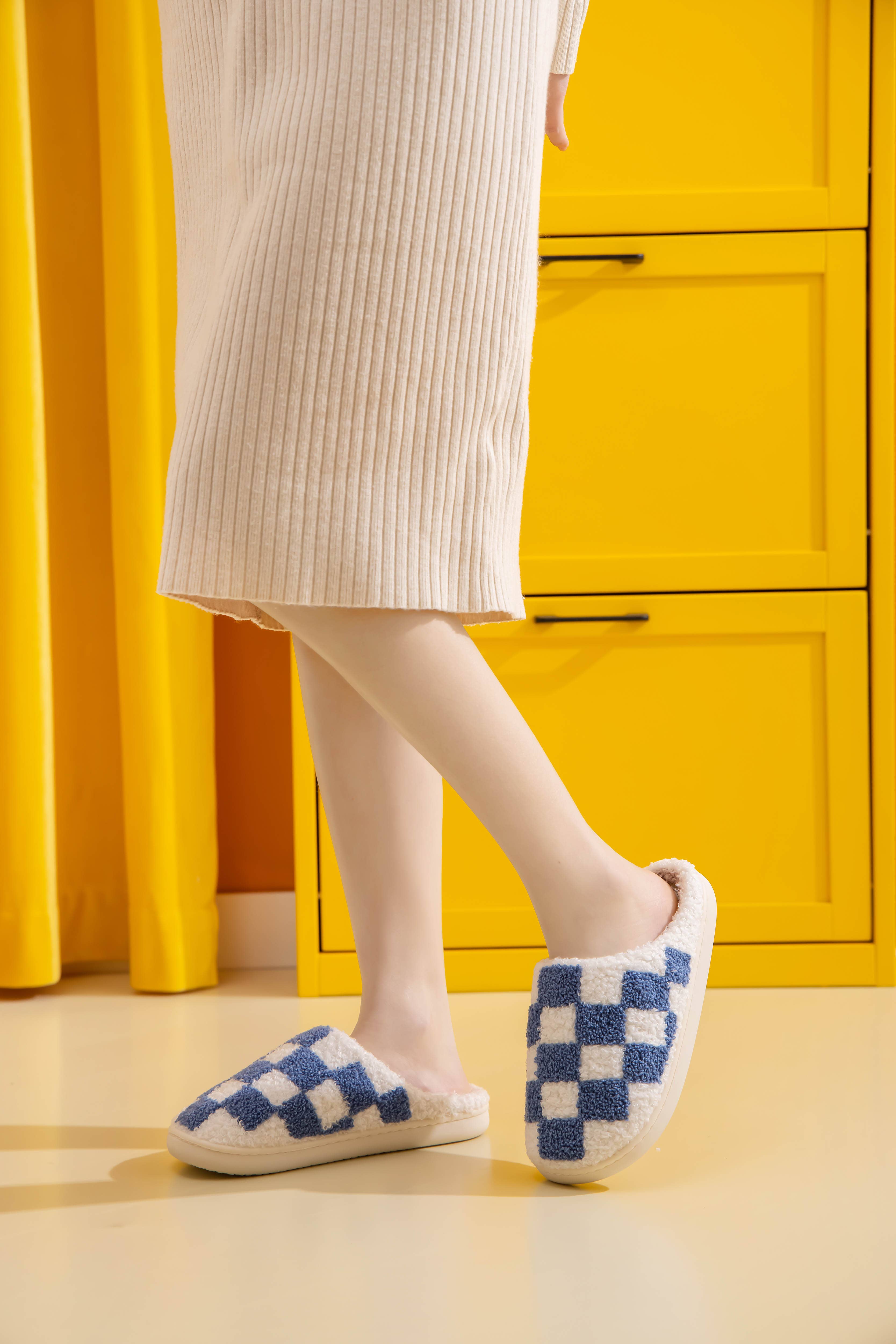 Shop Lev - Wholesale Slippers - Women's - Checker  Illustrated Soft Fluffy Comfy Warm House Slipper5