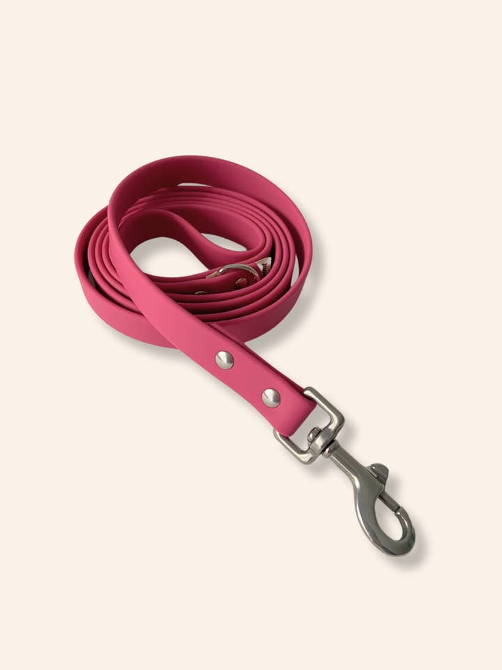 Raspberry pink “soft touch” leash for wholesale by Ploouf Dogs