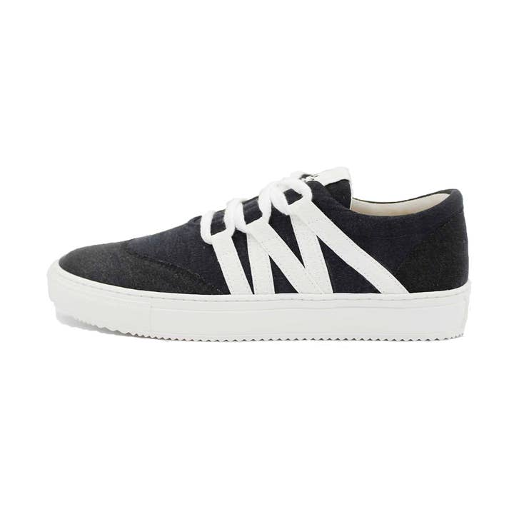 VAER – Großhandel Lifestyle-Sneaker – Damen – VAER Black Phoenix nachhaltiger Sneaker – Kreislaufwirtschaft & Upcycling0