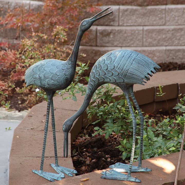 Ensemble de 2 grues de jardin majestueuses pour la vente par SPI Home