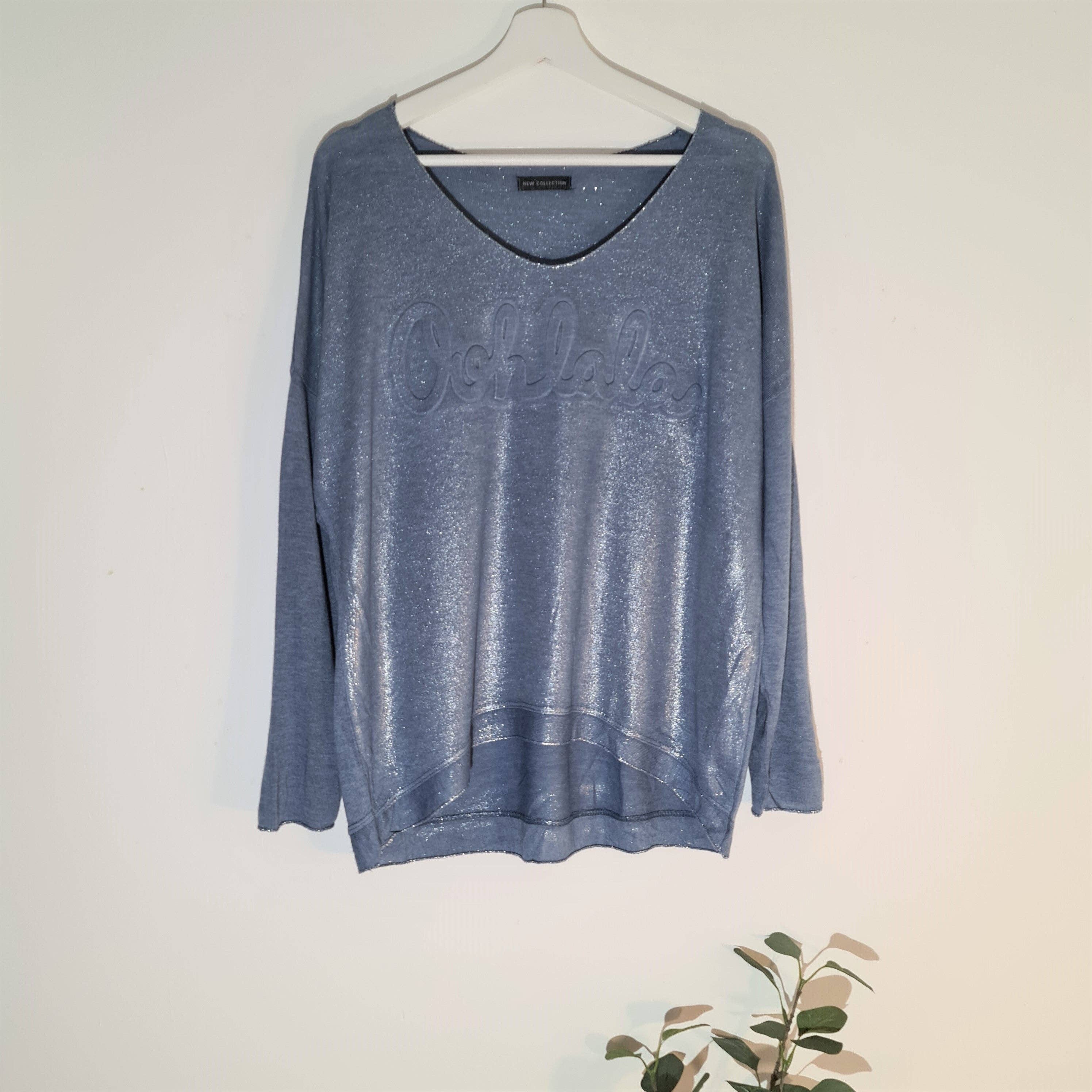 Tempest Designs - Wholesale Blouse - Women's - Oohlala embossed motif long sleeve top with subtle silver sheen (M-L)4