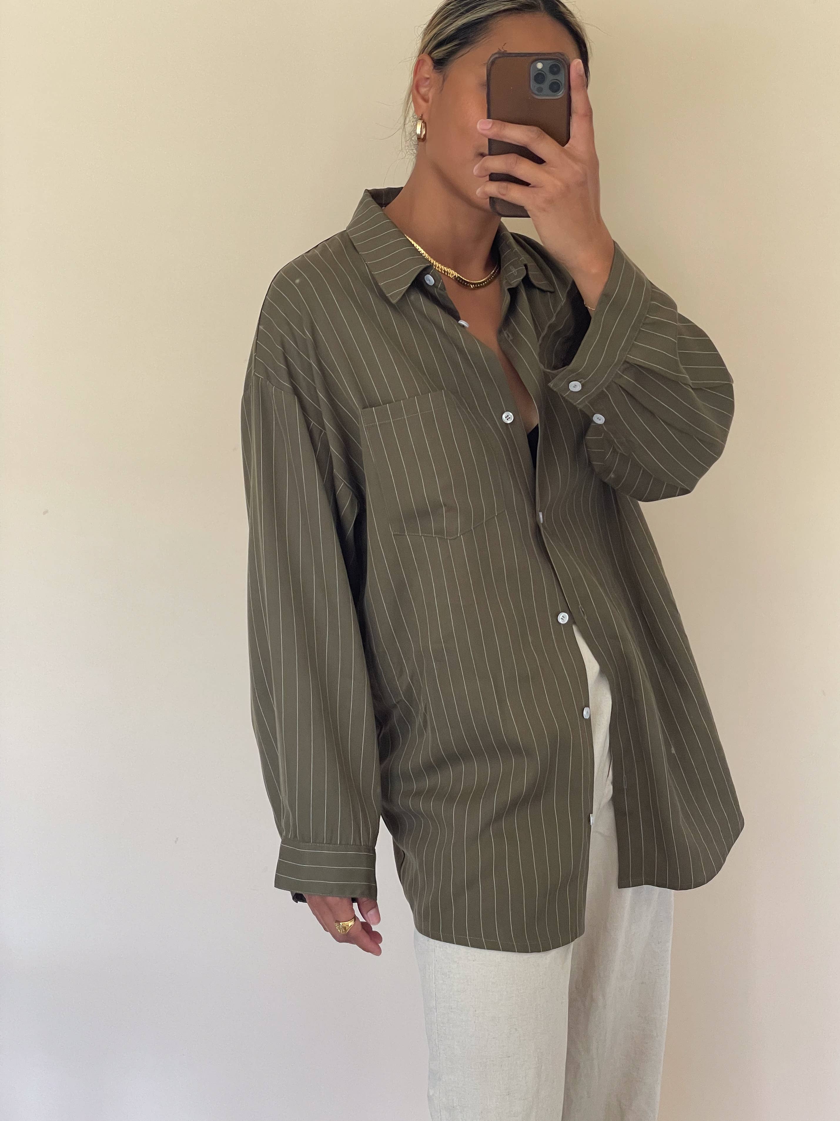 Capable Ry – wholesale Buttoned-down shirt – Women's – Maile Top (Olive)4