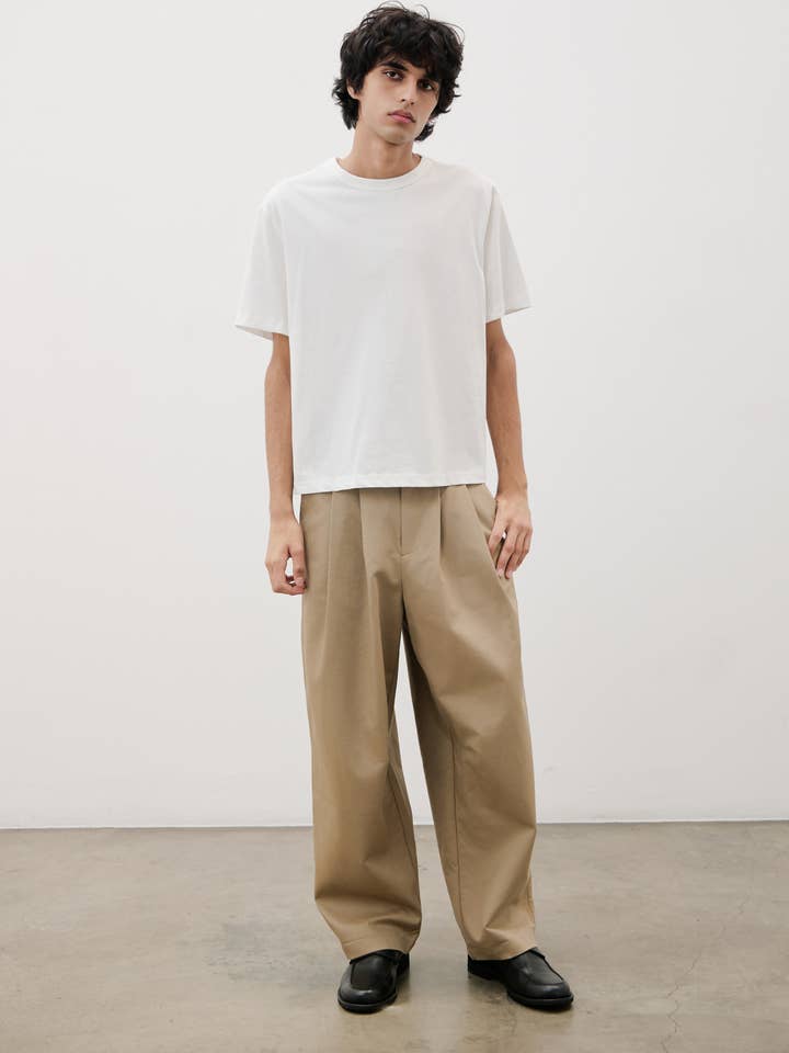 Il Garrett Top | T-Shirt a Maniche Corte Morbide per la vendita all'ingrosso da parte di Common Market