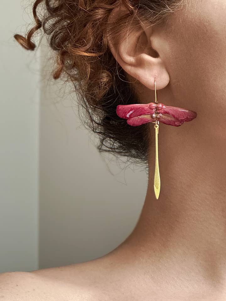 Boucles d'oreilles libellule en graine d'érable pour la vente par Lakoo Designs