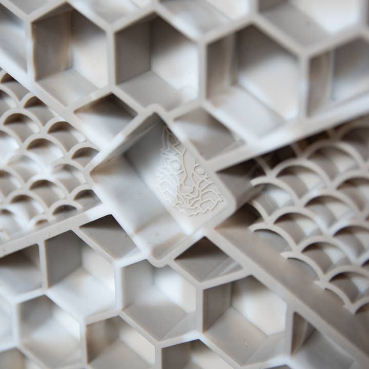 LIEVICK - Wholesale Pet Food Mat - Dog - LIEVICK Lick mat | Gray & White 2