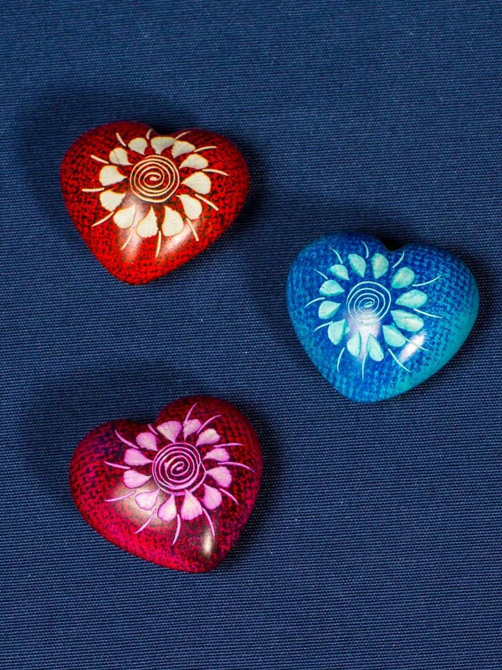 Heart small flower - soapstone for wholesale by polanski speckstein