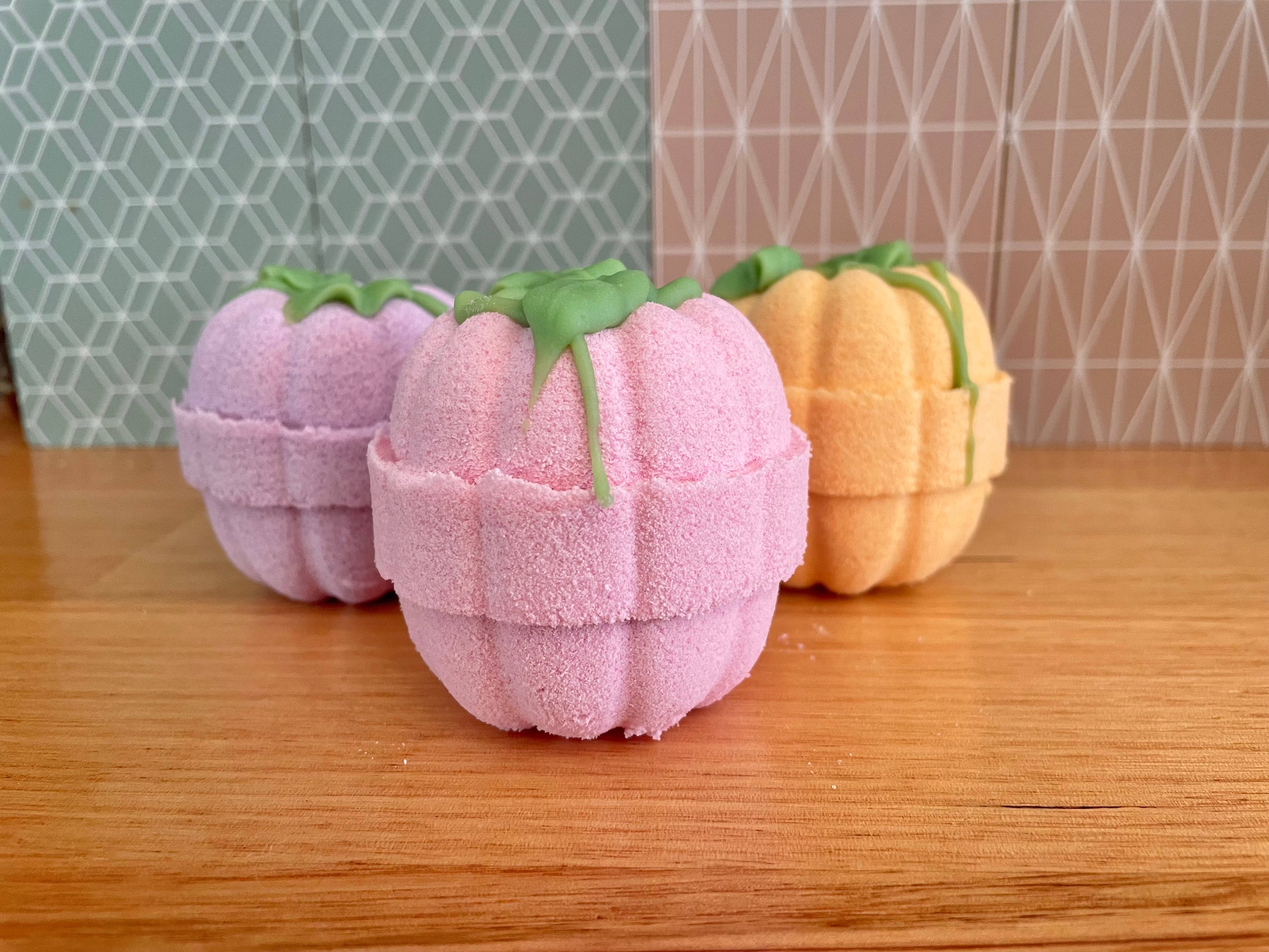 Suave Soaps - Wholesale Bath bomb/fizz - Pumpkin Goat Milk Bath Bomb