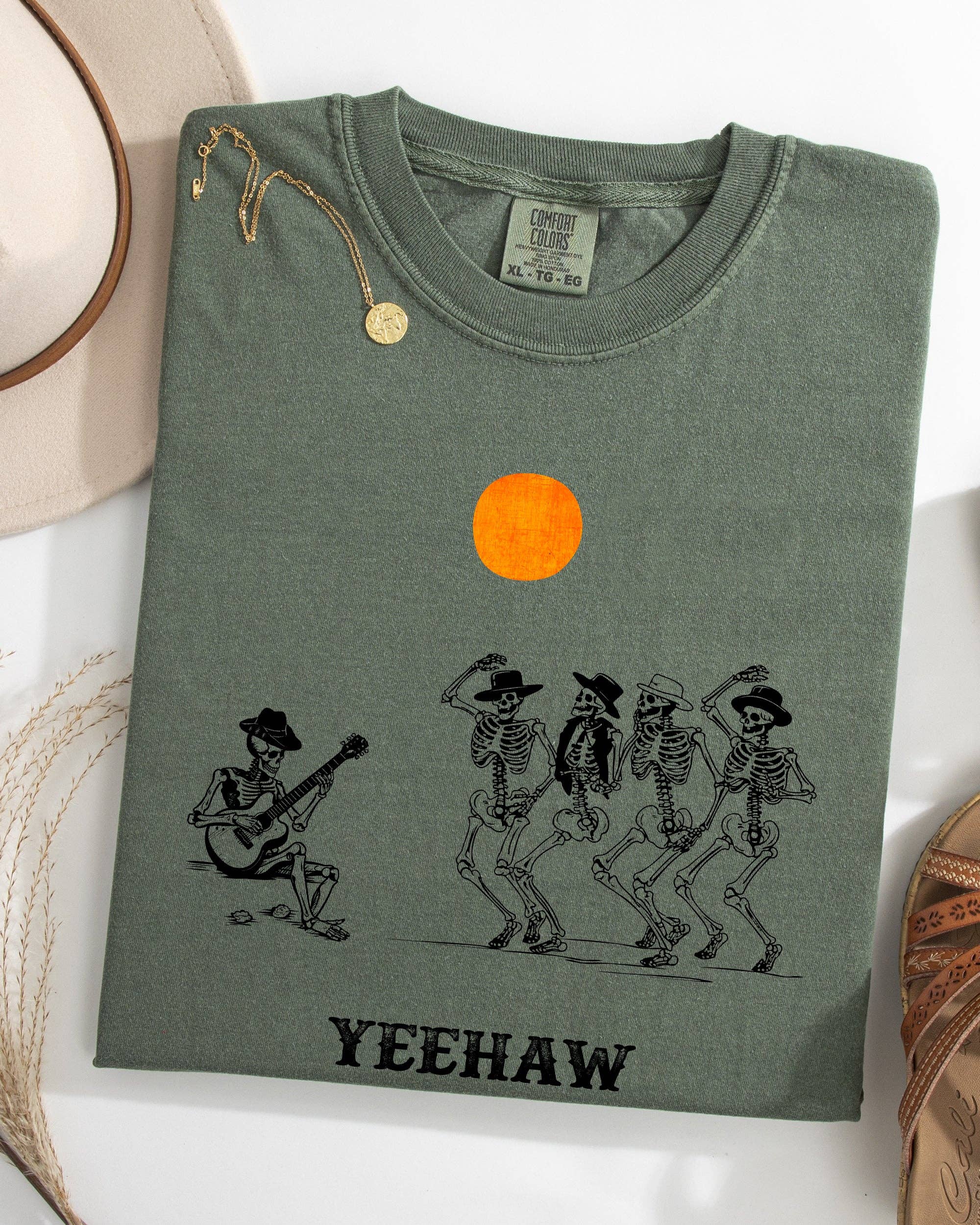 Refinery Number One LLC – Engroshandel Grafisk t-shirt - Dame – Yeehaw, dansende skeletter, Halloween, western, cowboys skjorte1