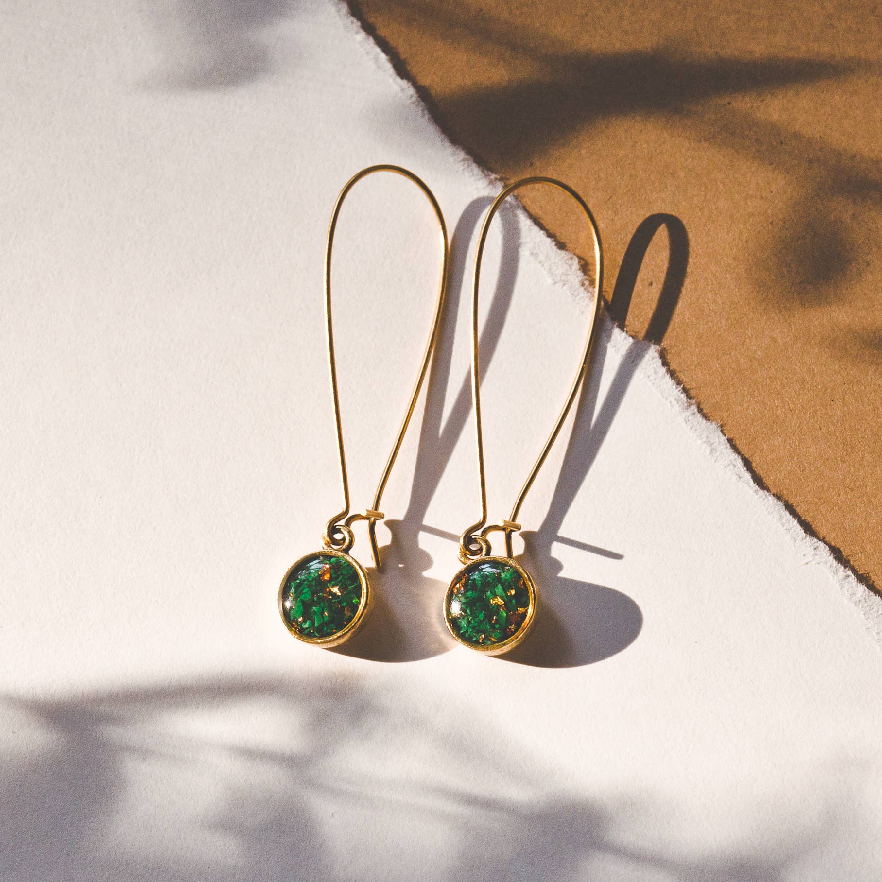 Cameoko - Wholesale Dangle Earrings - Crushed Gem Round Leverback Earrings