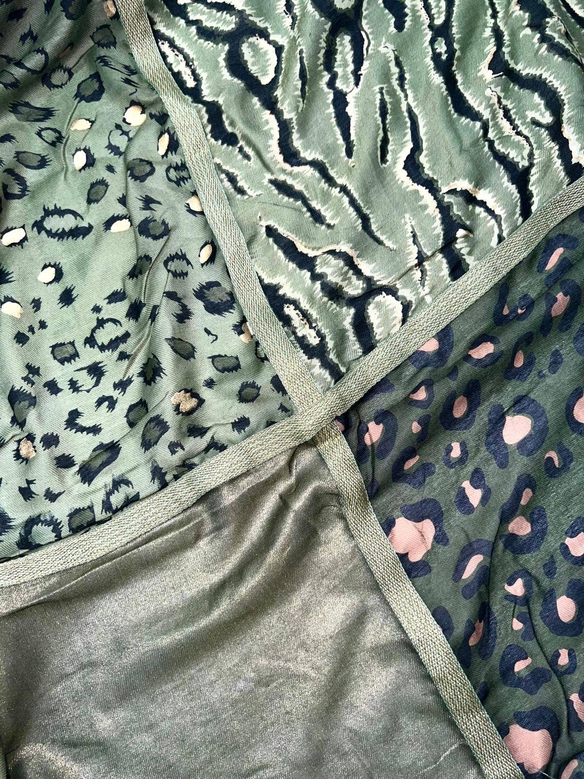 LINETA - Wholesale Scarf - Women's - GC-12 Large square patchwork scarf with tassel4