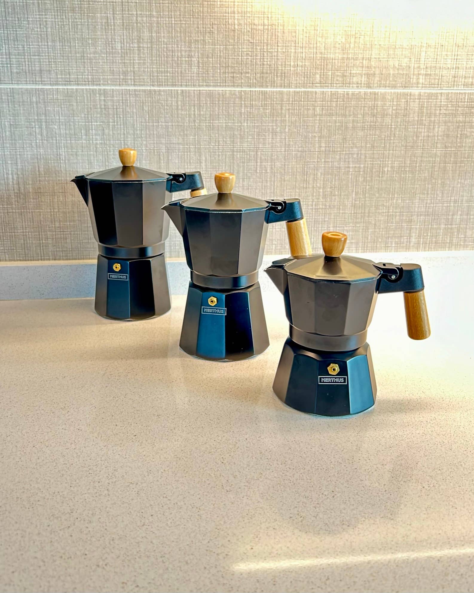 Vin Bouquet (Find It Import & Export Sl) – wholesale Percolator – Italian Induction Coffee Maker 6 cups Black Wood Design2