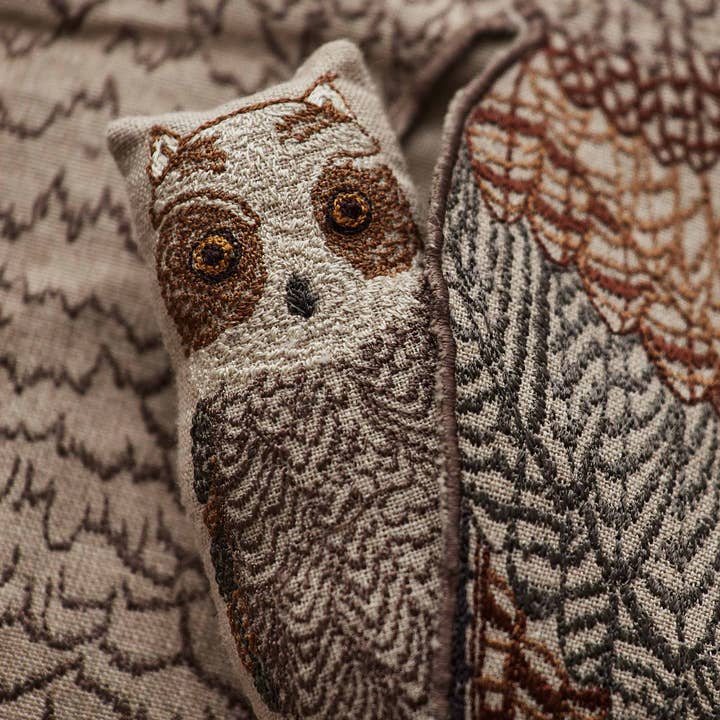 Coral & Tusk - Venta al por mayor Cojín decorativo - Almohada de bolsillo Owl Mama2