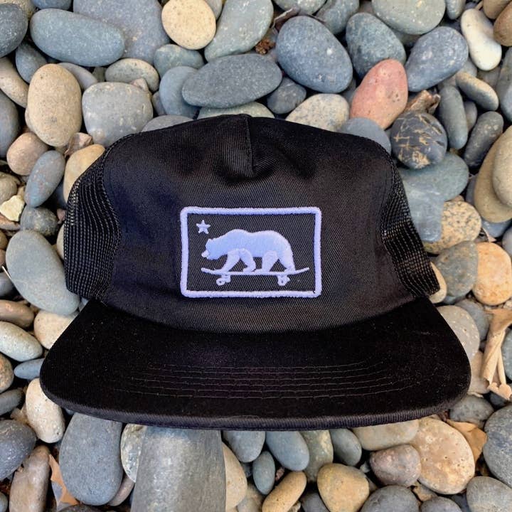 California Skateboarding Bär - Patchhut für den Großhandel von Pacific Coast Apparel