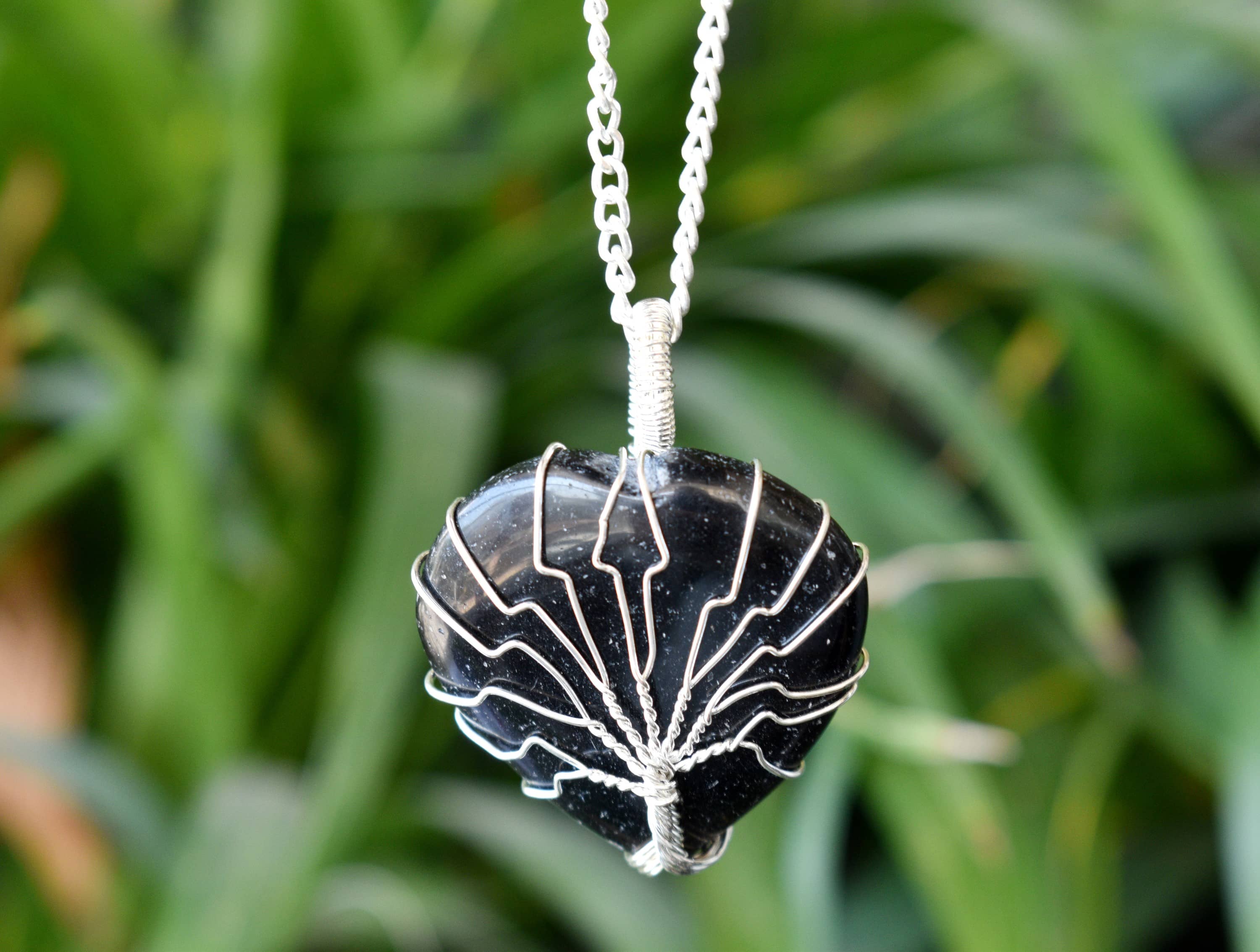 Soothing Crystals - Vendita all'ingrosso Collana con ciondolo/pendaglio - Ciondolo in cristallo a forma di cuore in argento avvolto in filo d'argento16