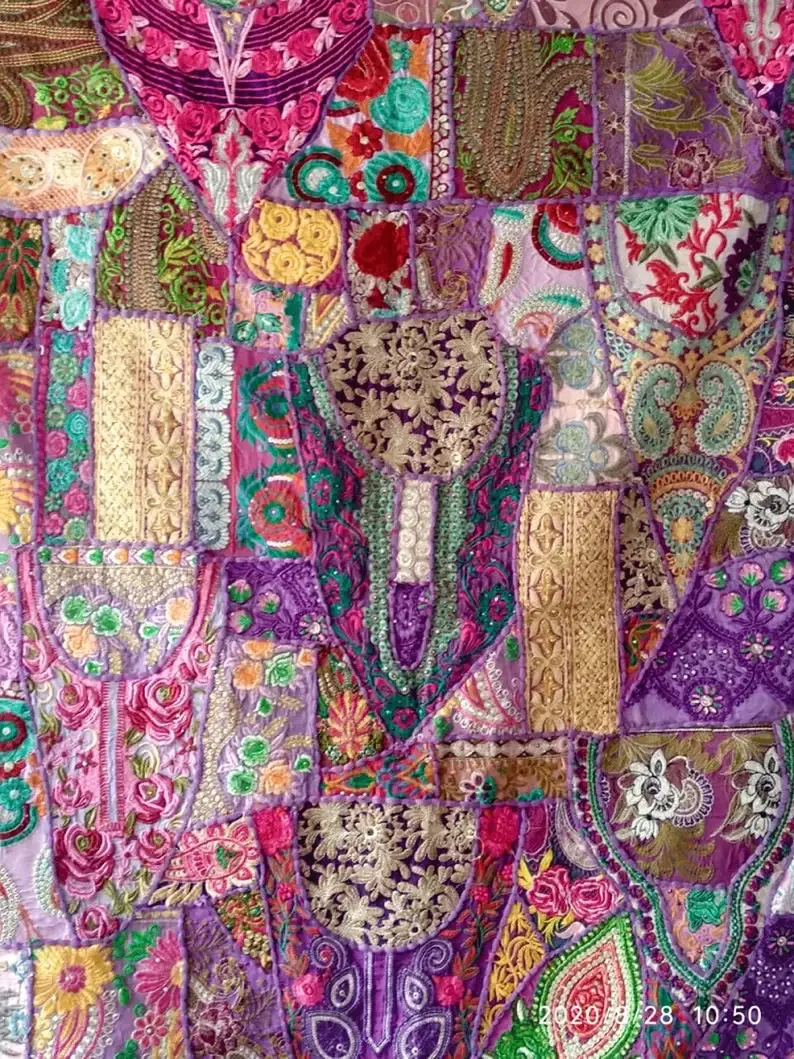 GYPSY STUDIO – wholesale Tapestry/textile – Wall Tapestry Indian Patchwork Wall Hanging Vintage Sari 4
