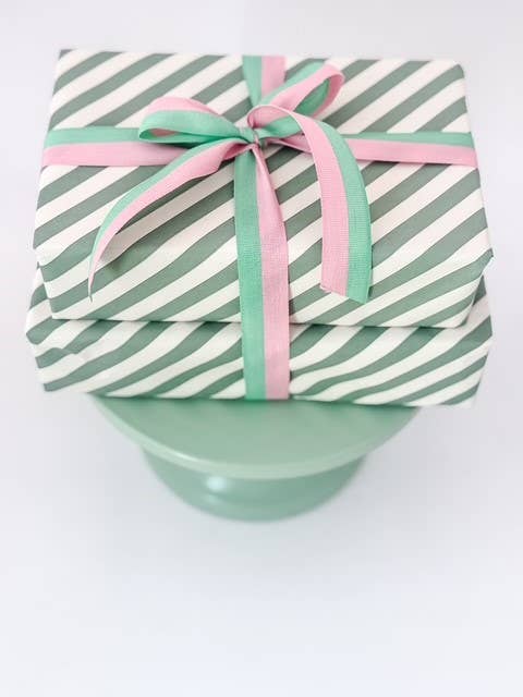 CHIC&PAPER - Wholesale Wrapping Paper Roll - 70cm x 100m Rolls CANDY CANE Cream/ Green Vintage1