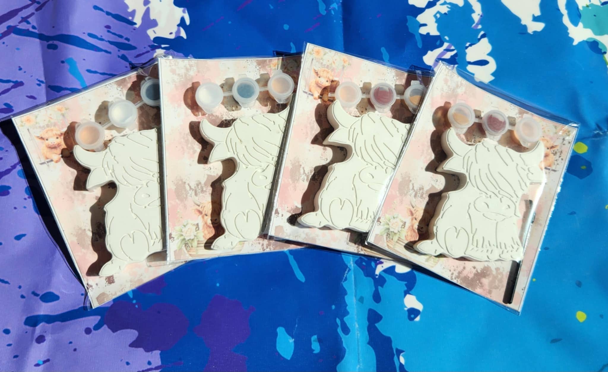 Snazzy Crayons – wholesale Festgåva – Höglandskotema gipsmålningskit för barn | Gör-det-själv-målning1