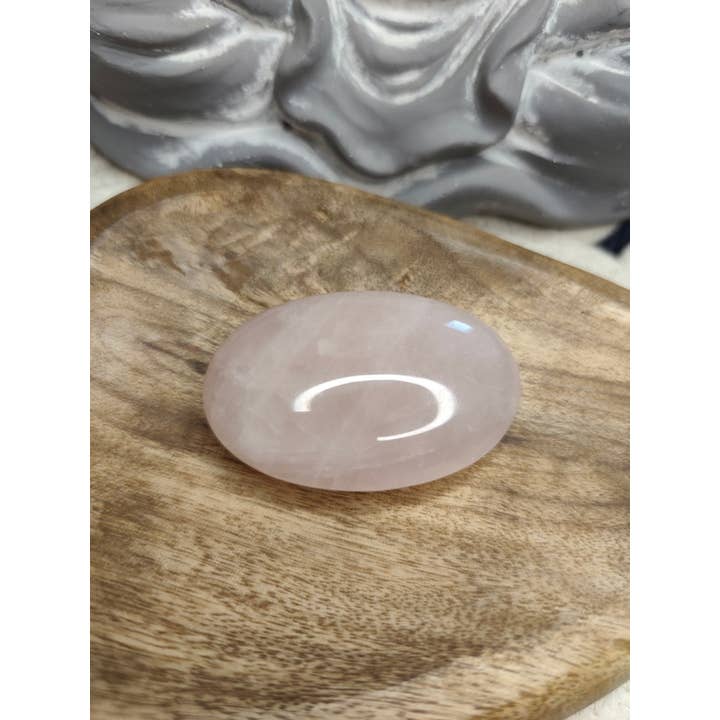 Pierre de Paume Quartz Rose 6 cm pour la vente par Con Le Stelle