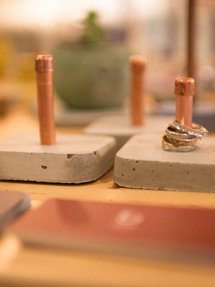 Ring Holder - Square for wholesale by Gemwelove