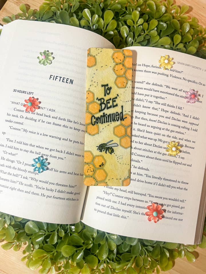 Naar 'Bee' Continued Honey & Bees Felt Bookmark voor wholesale door Sharp Thoughtlings