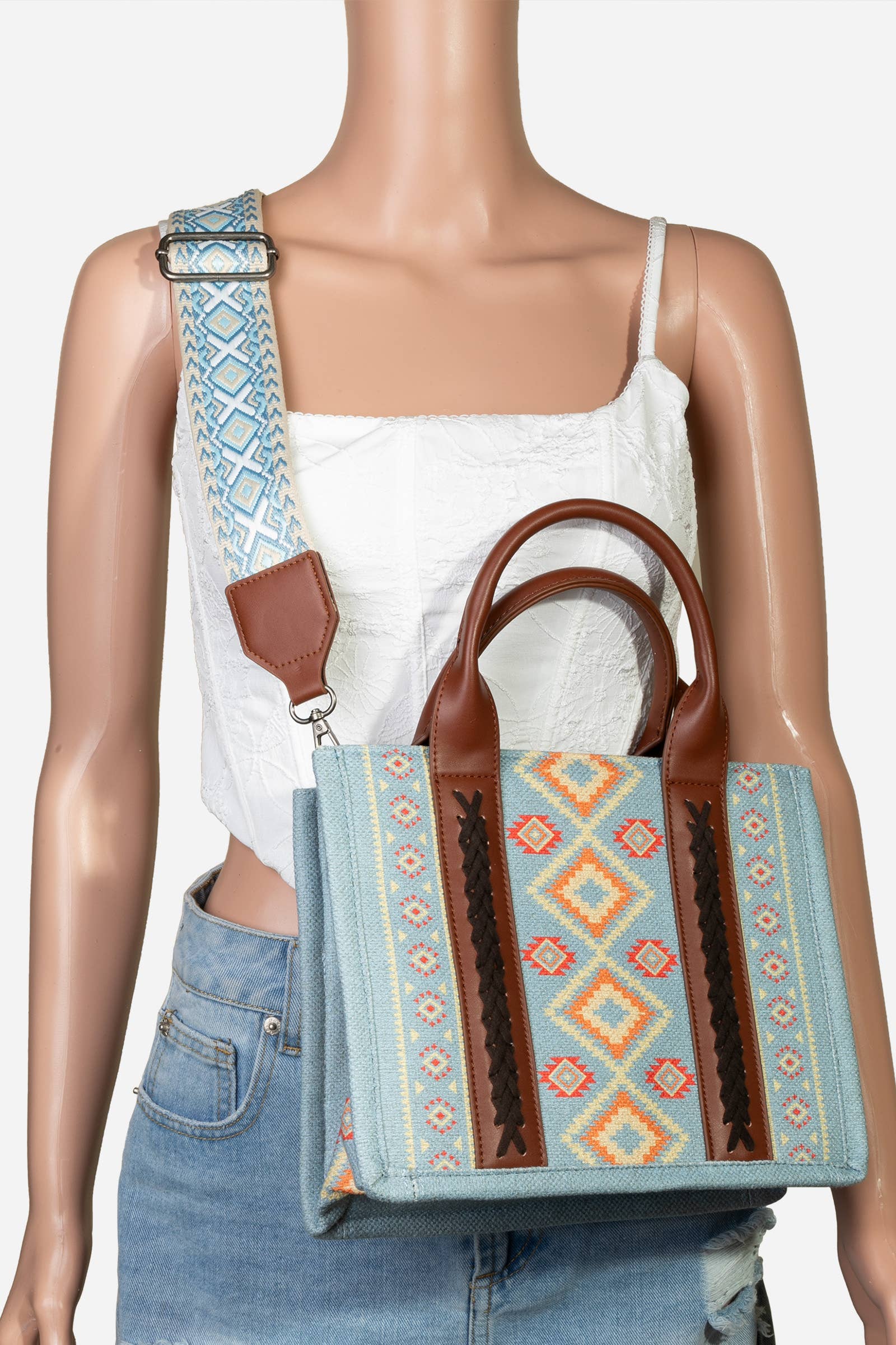Collections by Fame Accessories – Sacola - Mulher por atacado – Bolsa quadrada com padrão boho western4