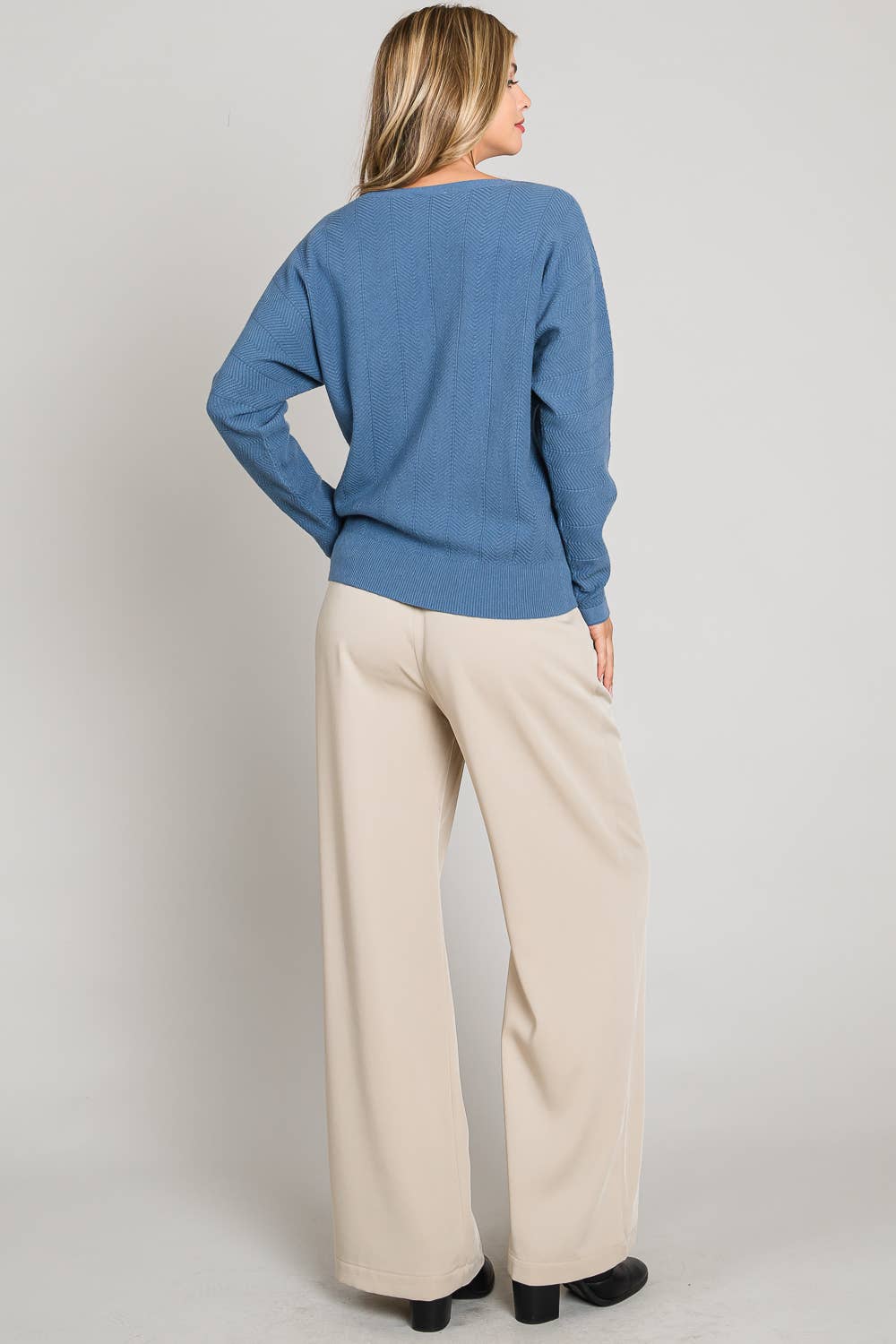 Allie Rose – wholesale Pullovertröja - Dam – Mjukt Chevronmönster Fine Gauge Dolman18