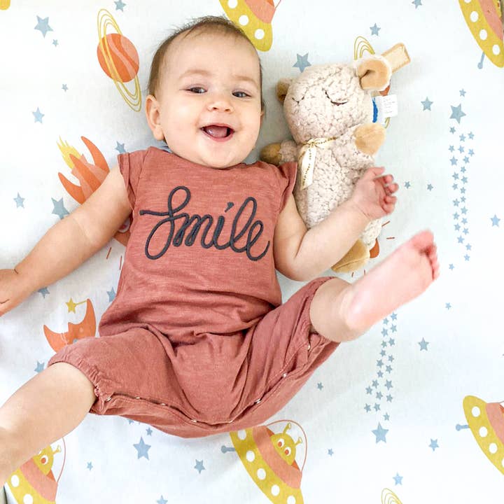 Milky Chic - Wholesale Cot/Crib Sheets - Outer space - Organic Baby Crib Fitted Sheet (Colorful)5